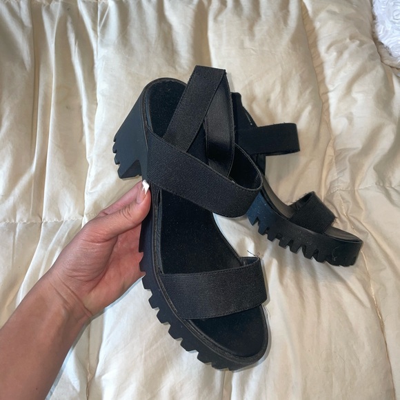 Madden Girl black stretchy strap heels, size 9 women’s - Picture 2 of 4